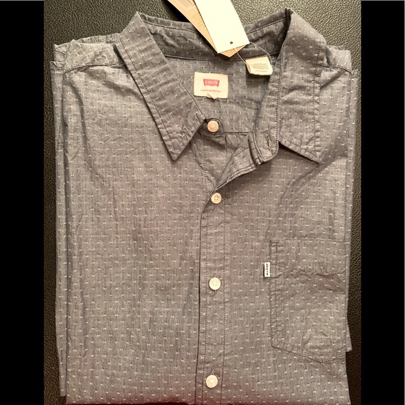 Levi’s Short Sleeve Shirt - Picture 2 of 2